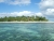 Роял Сансет Айленд с видом на остров Атата, примерно в 30 минутах езды на лодке от города Тонга