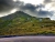Вид на гору Маунт-Сценери из аэропорта острова